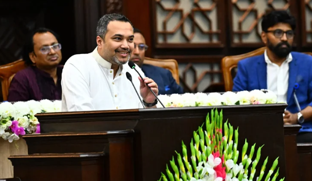 গণতন্ত্র ও সুশাসন প্রতিষ্ঠায় সরকার দীর্ঘমেয়াদি পথে এগোচ্ছে: মাহদী আমিন
